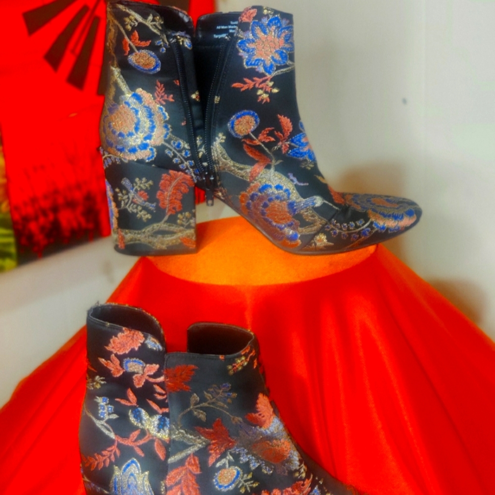 Oriental style booties